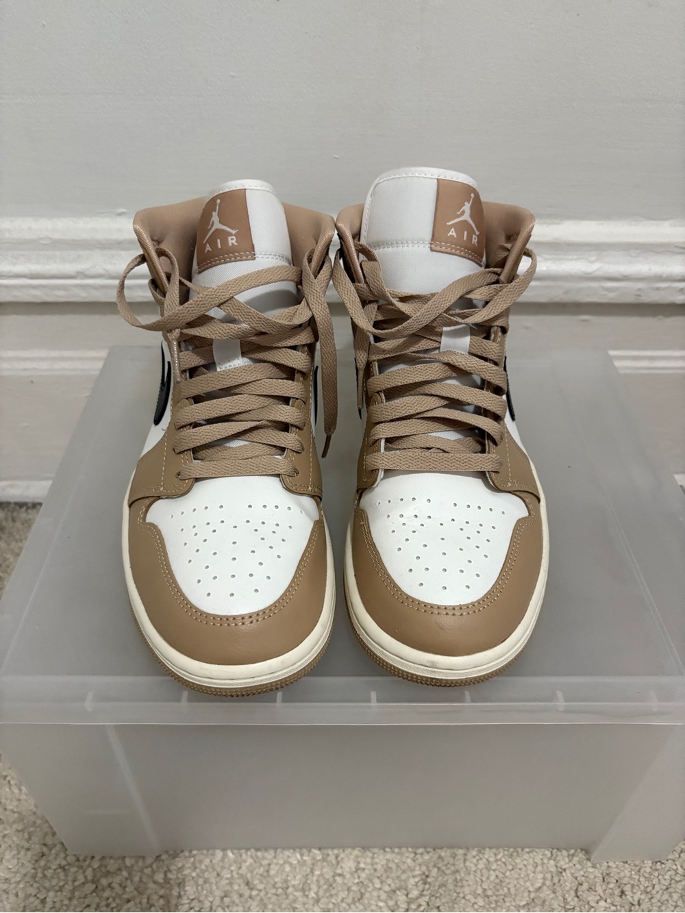 Nike Women’s Air Jordan 1 Mid ‘Desert’ Size 9.5 - Picture 2 of 7